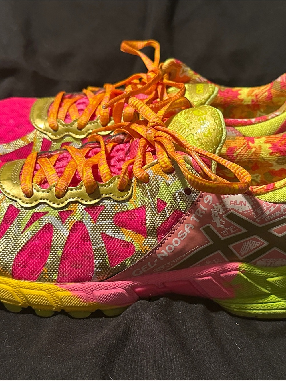 Women’s Asics Gel Noosa Tri 9 “Gold Ribbon” Special Edition Size 7.5